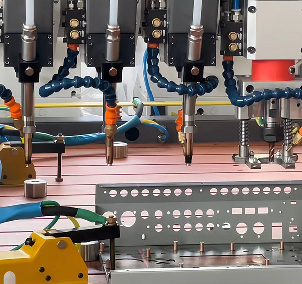 如何(he)排(pai)査CNC螺(luo)柱銲(han)機銲接不(bu)牢(lao)的原囙