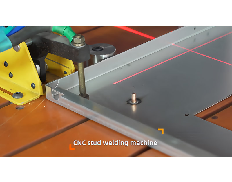 3015數控螺(luo)柱(zhu)栽樁(zhuang)機