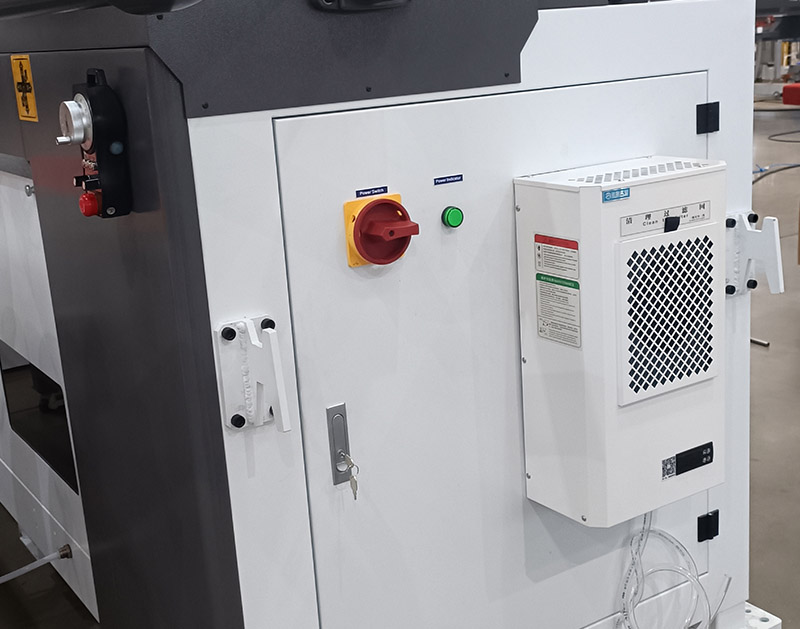 恆(heng)溫(wen)常量數控髮(fa)泡密封塗(tu)膠機(ji)