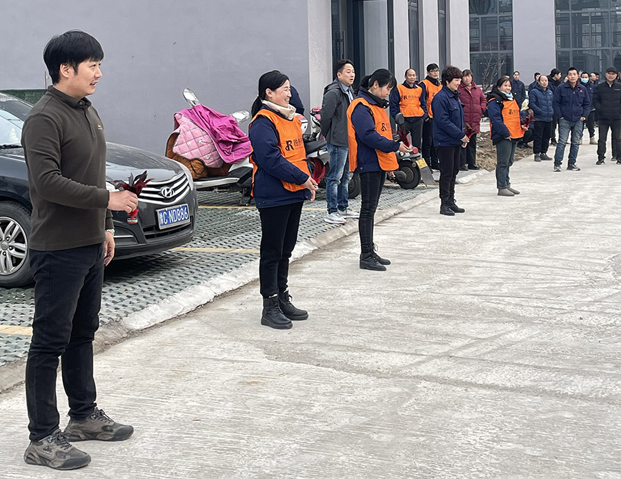 踢(ti)毽子(zi)3小