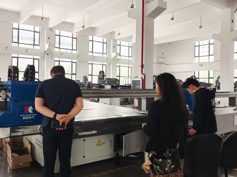 俄儸斯(si)客(ke)戶(hu)驗(yan)廠-3